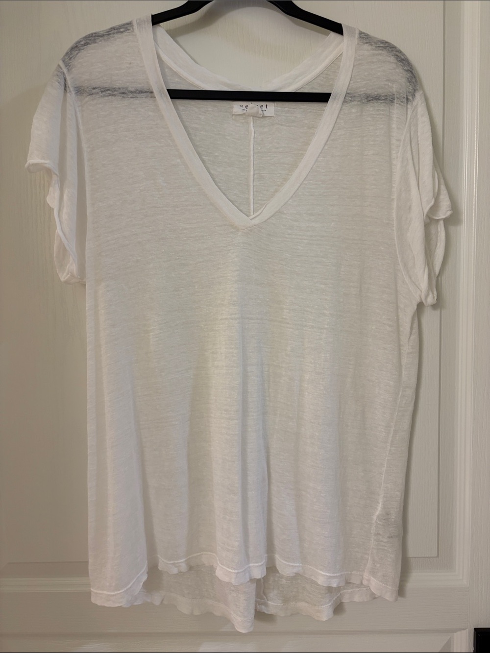 Velvet by Graham & Spencer White V-Neck Short Sleeve Tee